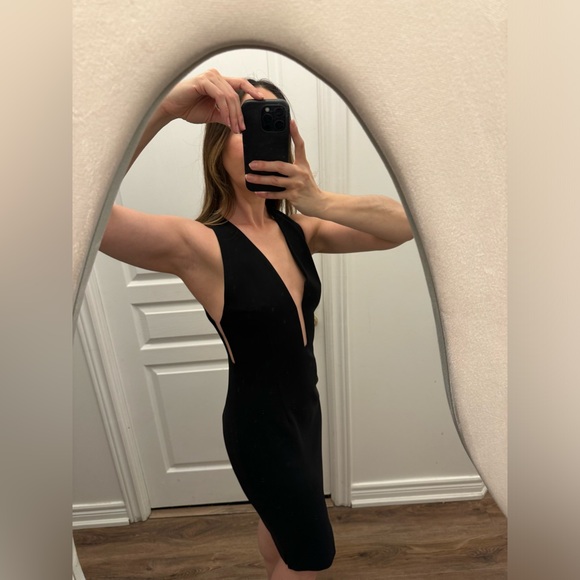 Alexander Wang Slim V-Neck Dress - Picture 4 of 10